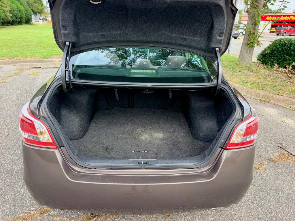 2013 Nissan Altima - $6,100