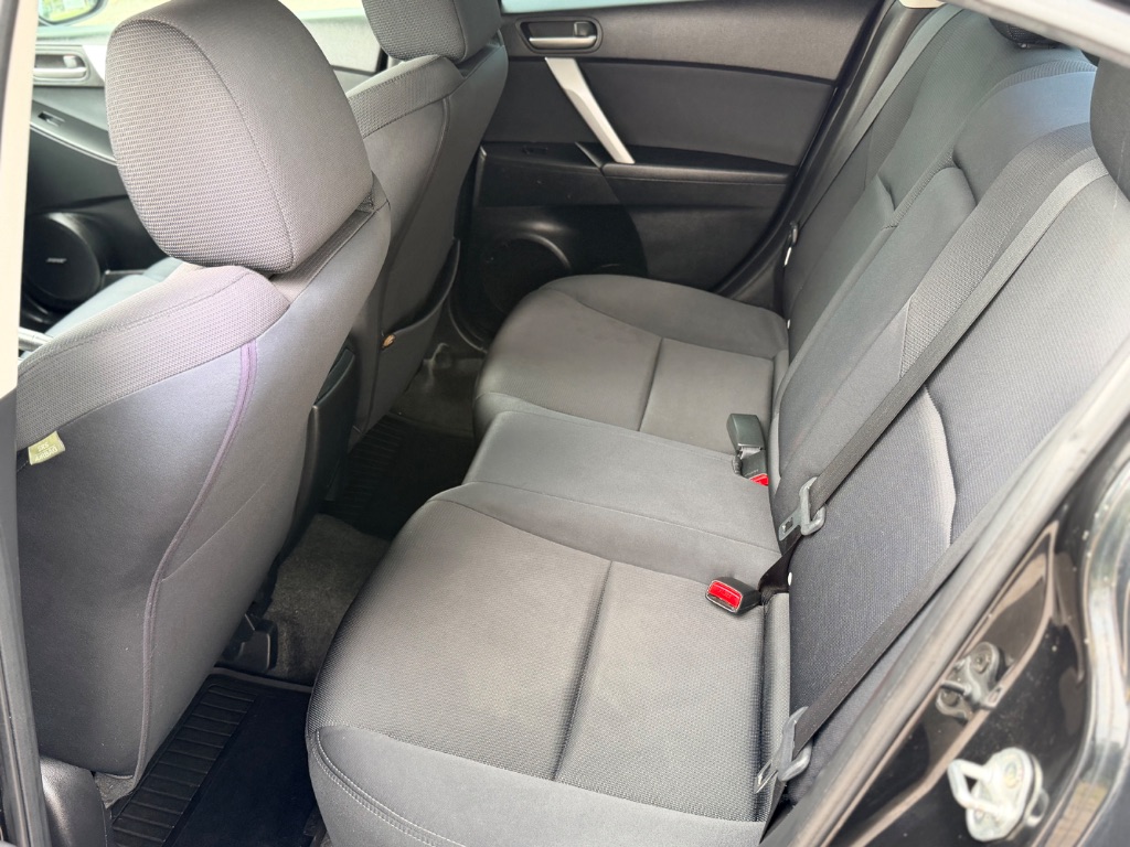 2010 MAZDA MAZDA3 - $4,875