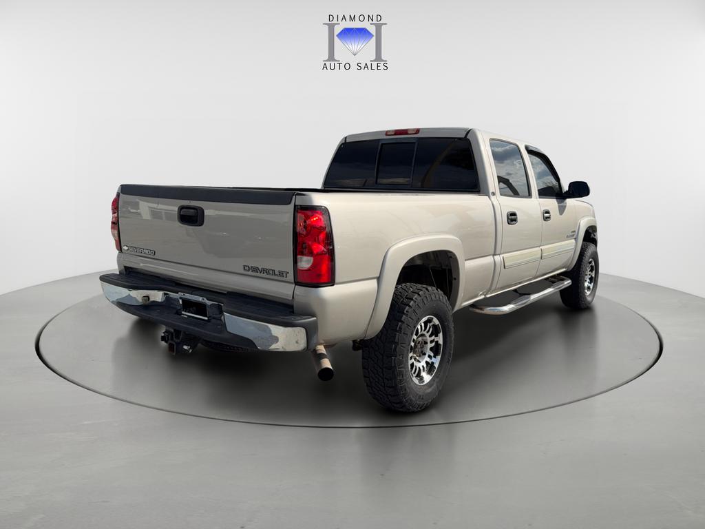 2005 Chevrolet Silverado - $16,990