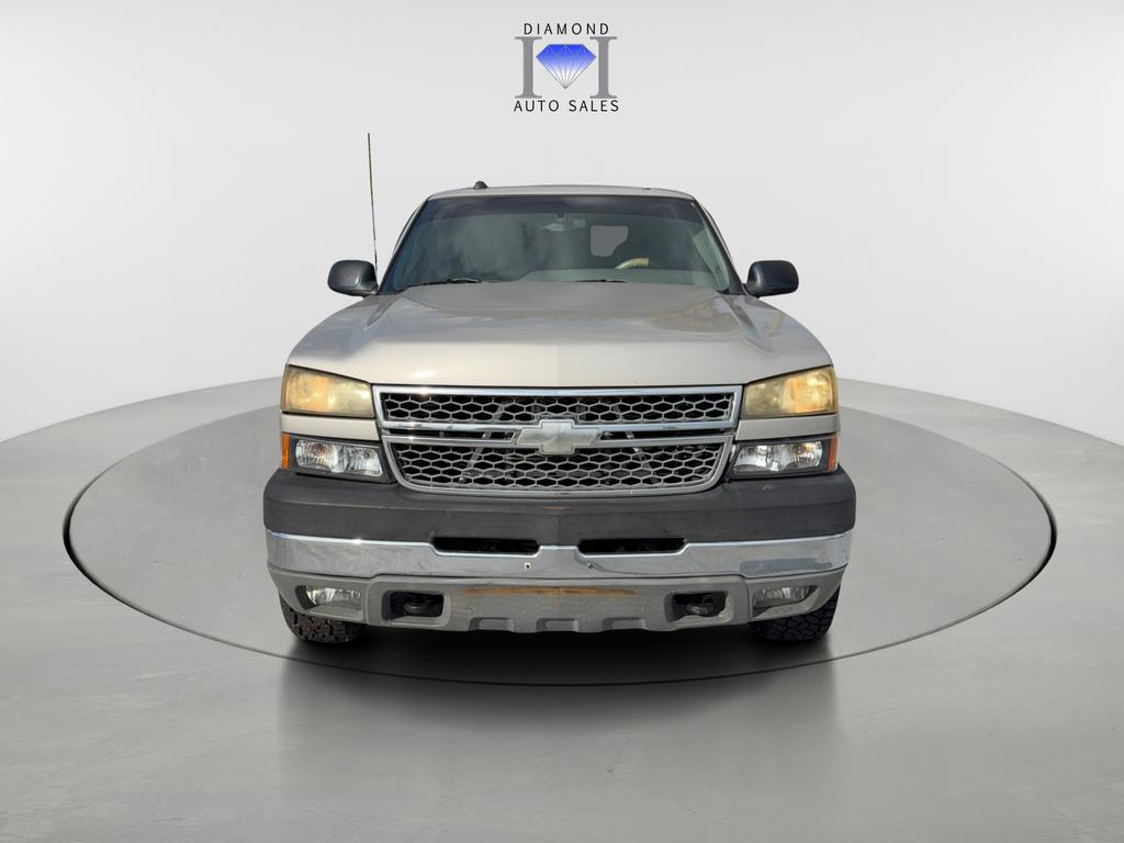 2005 Chevrolet Silverado - $16,990