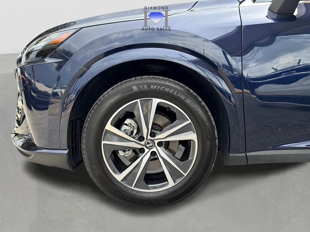2025 Lexus ES - $50,777