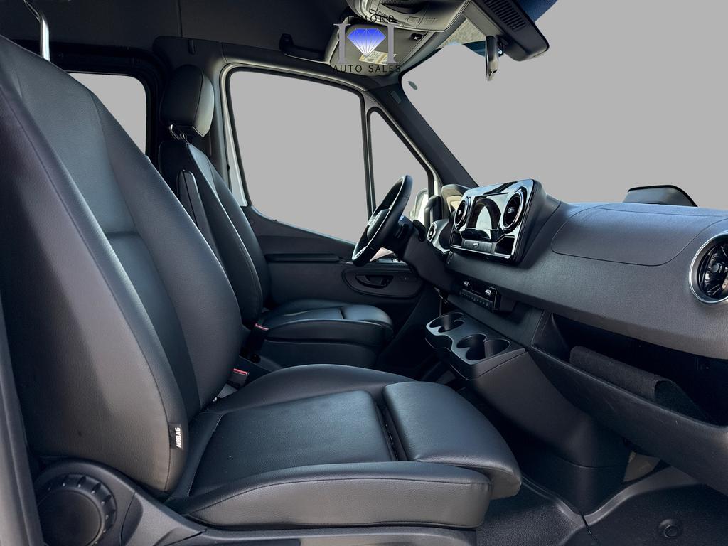 2025 Mercedes-Benz Sprinter - $48,348