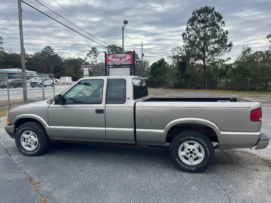 2002 Chevrolet S-10 LS