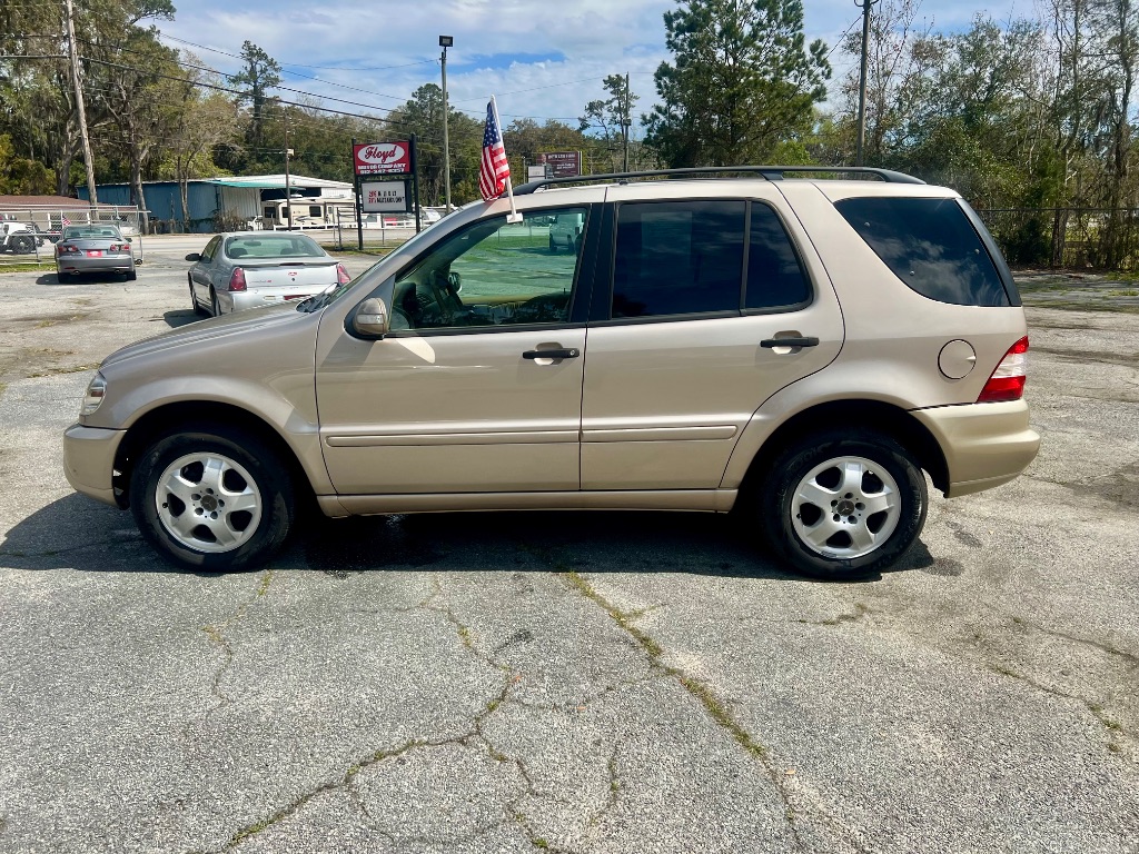 2002 Mercedes-Benz M-Class ML320 photo