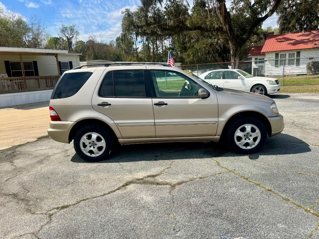 2002 Mercedes-Benz M-Class ML320 photo