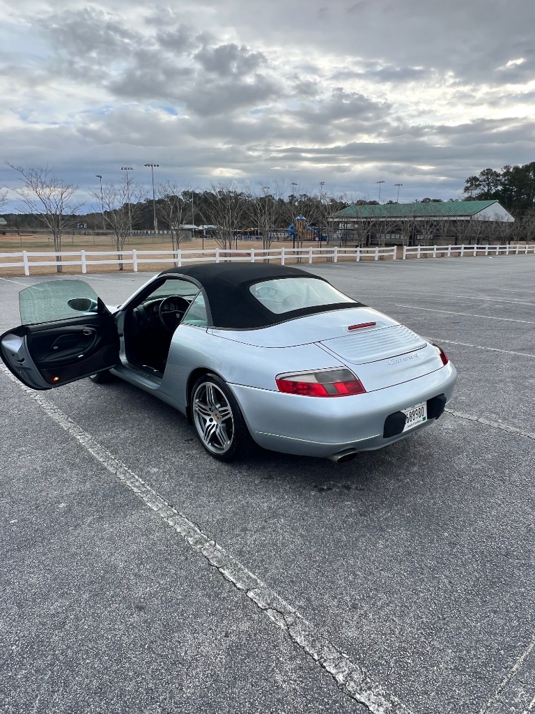 2000 Porsche 911 Carrera photo