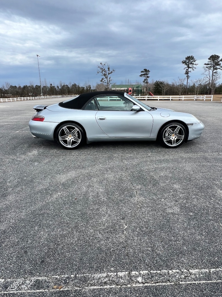2000 Porsche 911 Carrera photo