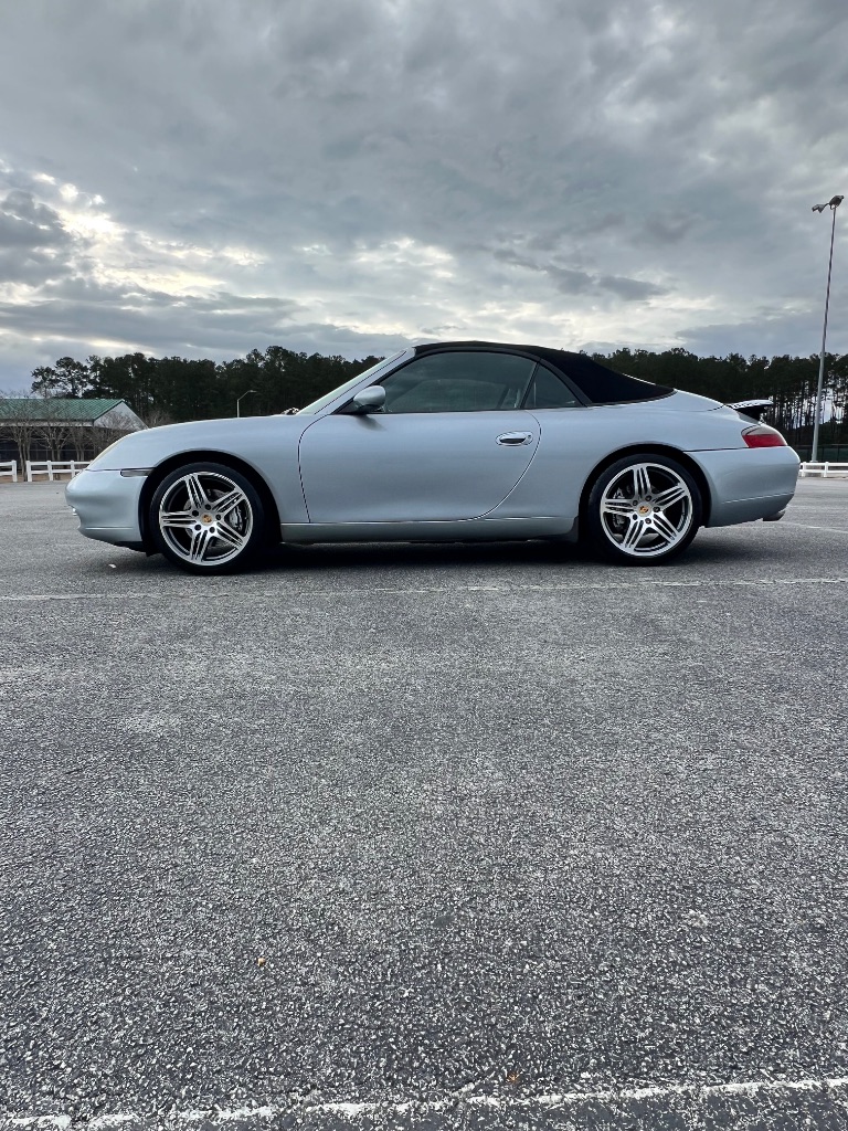 2000 Porsche 911 Carrera photo