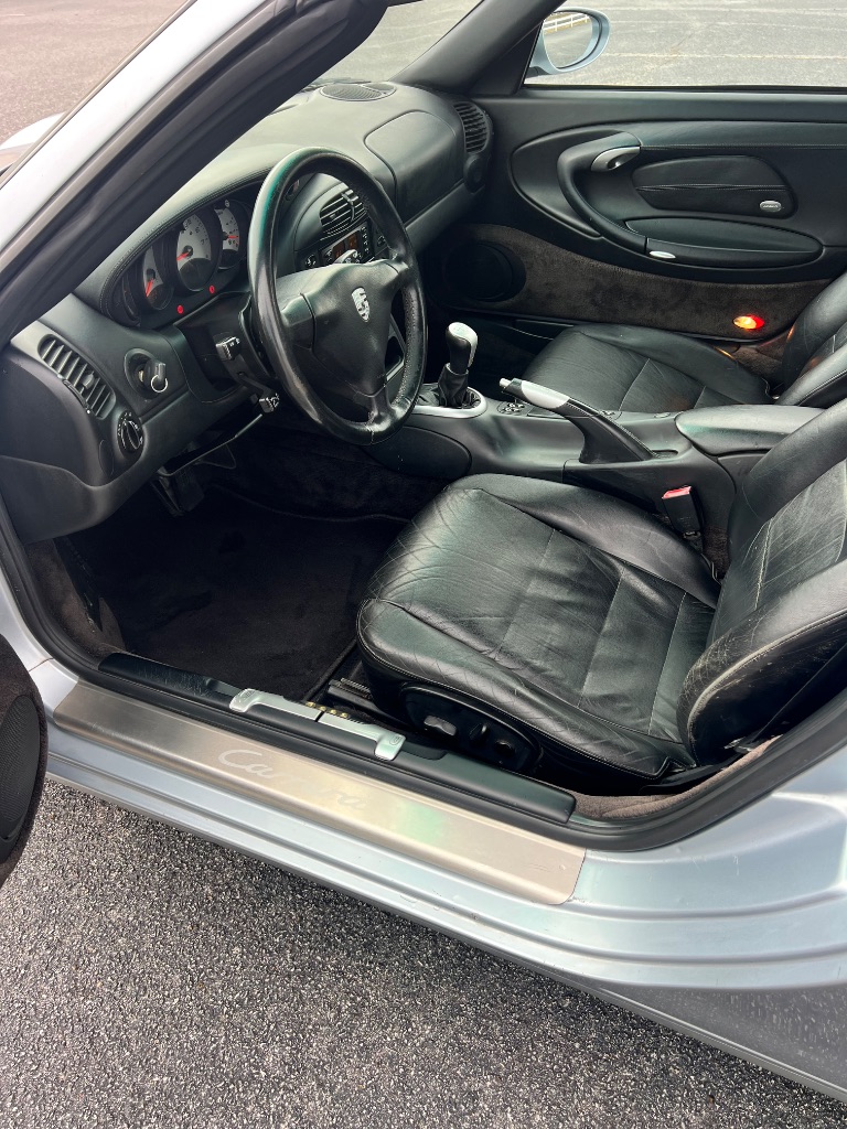 2000 Porsche 911 Carrera photo