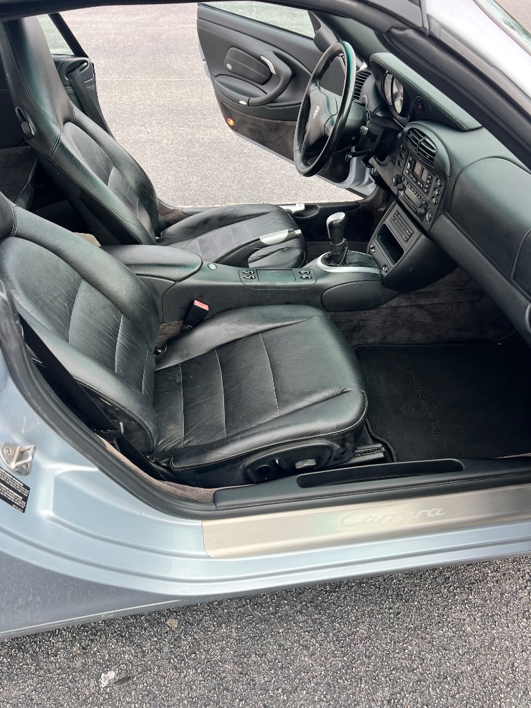 2000 Porsche 911 Carrera photo