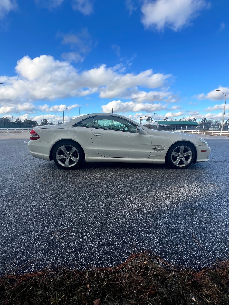 2009 Mercedes-Benz SL-Class SL550 photo