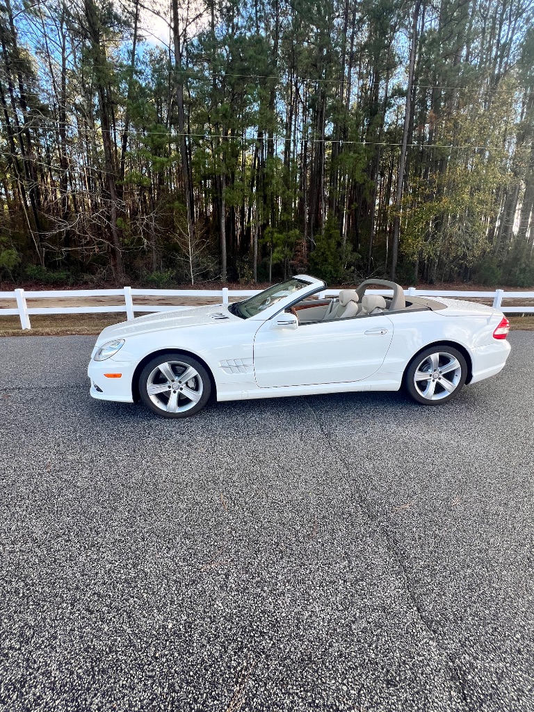 2009 Mercedes-Benz SL-Class SL550 photo