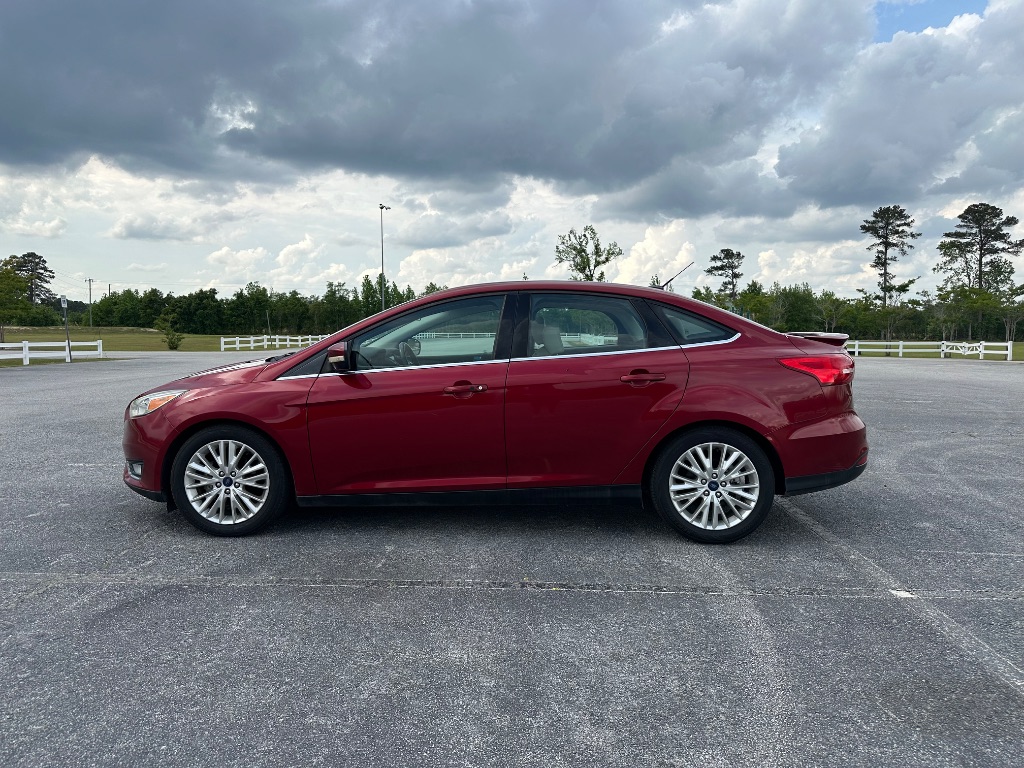 2017 Ford Focus Titanium photo