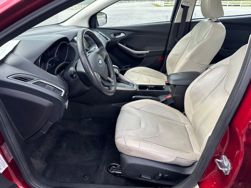 2017 Ford Focus Titanium photo