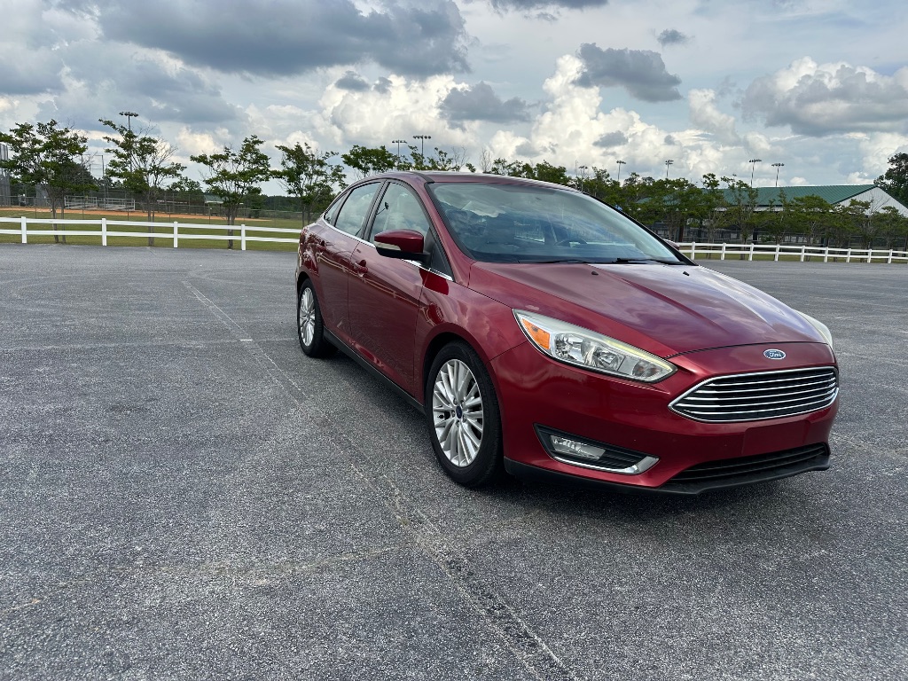 2017 Ford Focus Titanium photo