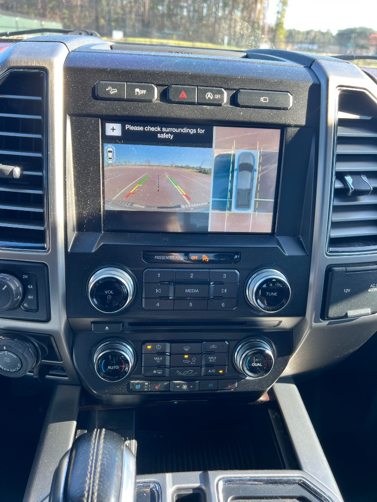 2017 Ford F150 Platinum photo