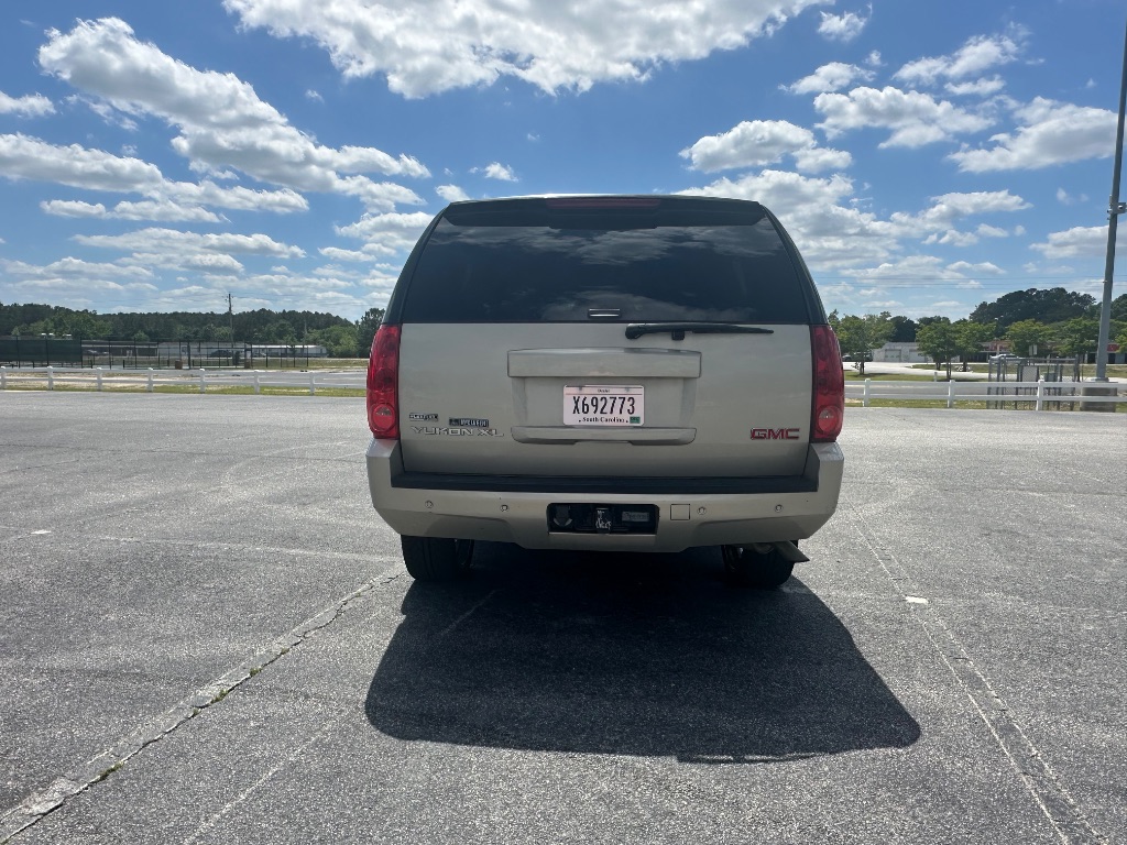 2007 GMC Yukon XL SLE 1500 photo