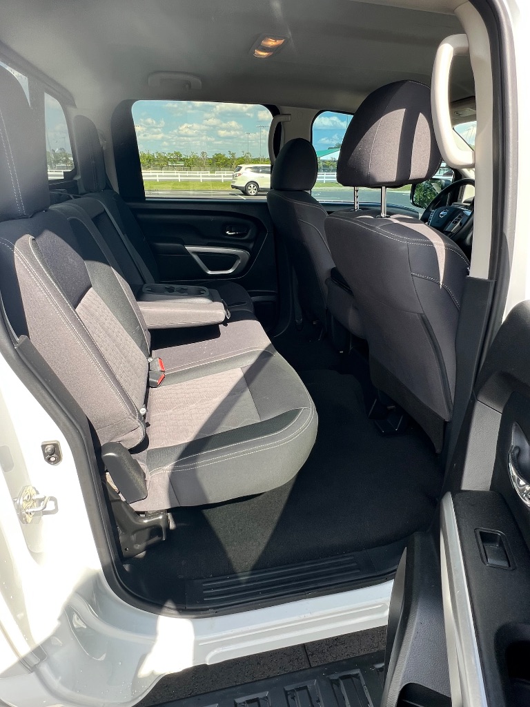 2022 Nissan Titan SV photo