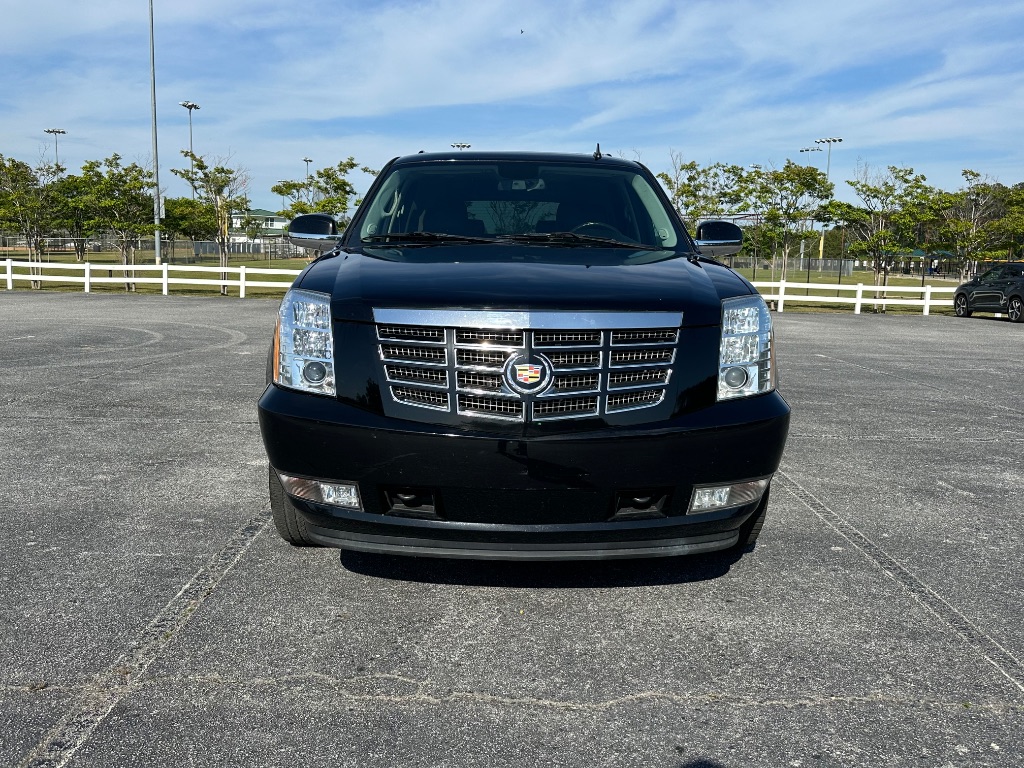 2013 Cadillac Escalade Luxury photo