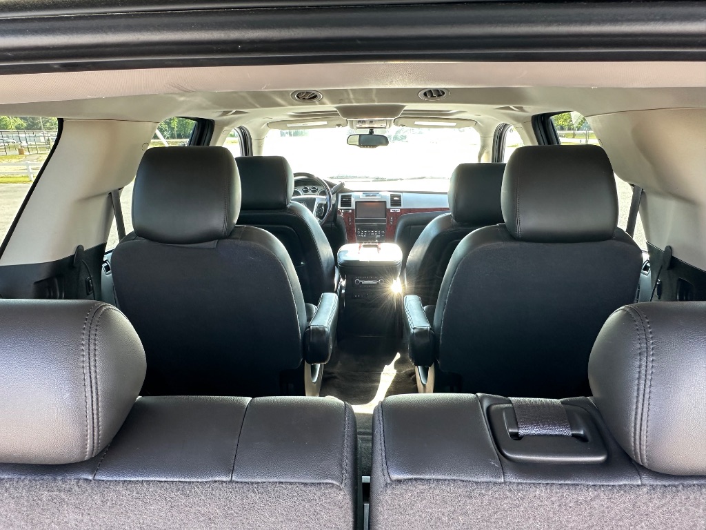 2013 Cadillac Escalade Luxury photo
