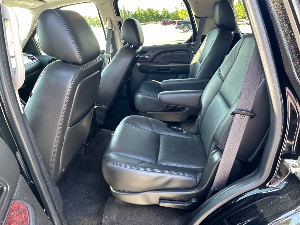 2013 Cadillac Escalade Luxury photo