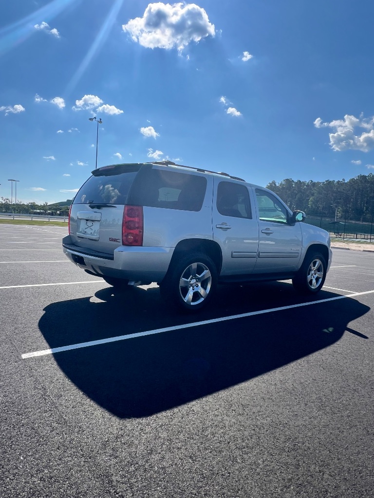 2013 GMC Yukon SLT photo