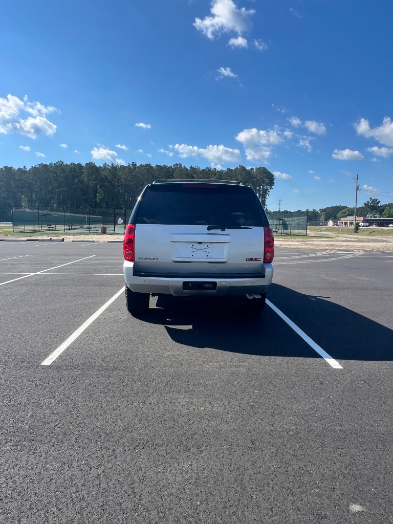 2013 GMC Yukon SLT photo