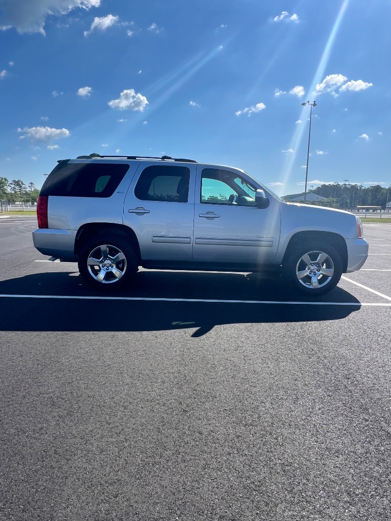 2013 GMC Yukon SLT photo