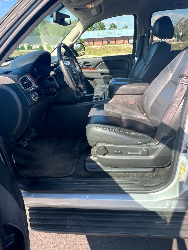 2013 GMC Yukon SLT photo