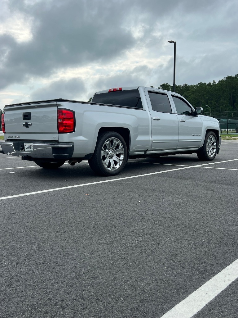 2017 Chevrolet Silverado 1500 - $15,999