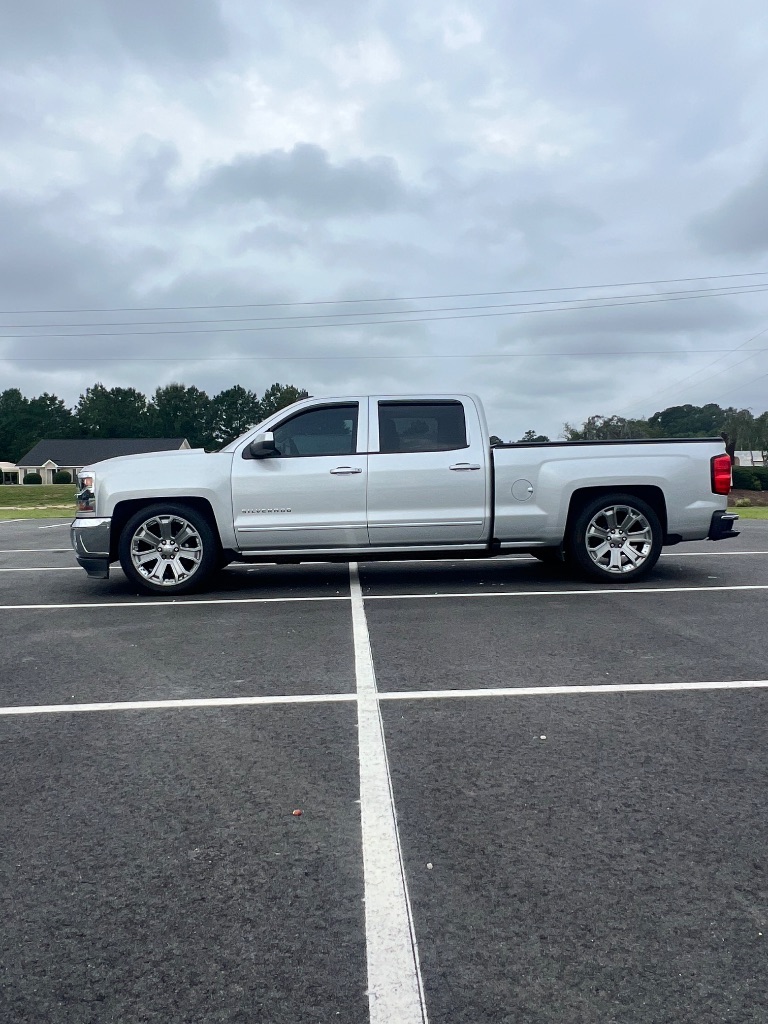 2017 Chevrolet Silverado 1500 - $15,999