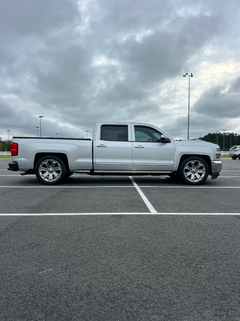 2017 Chevrolet Silverado 1500 - $15,999