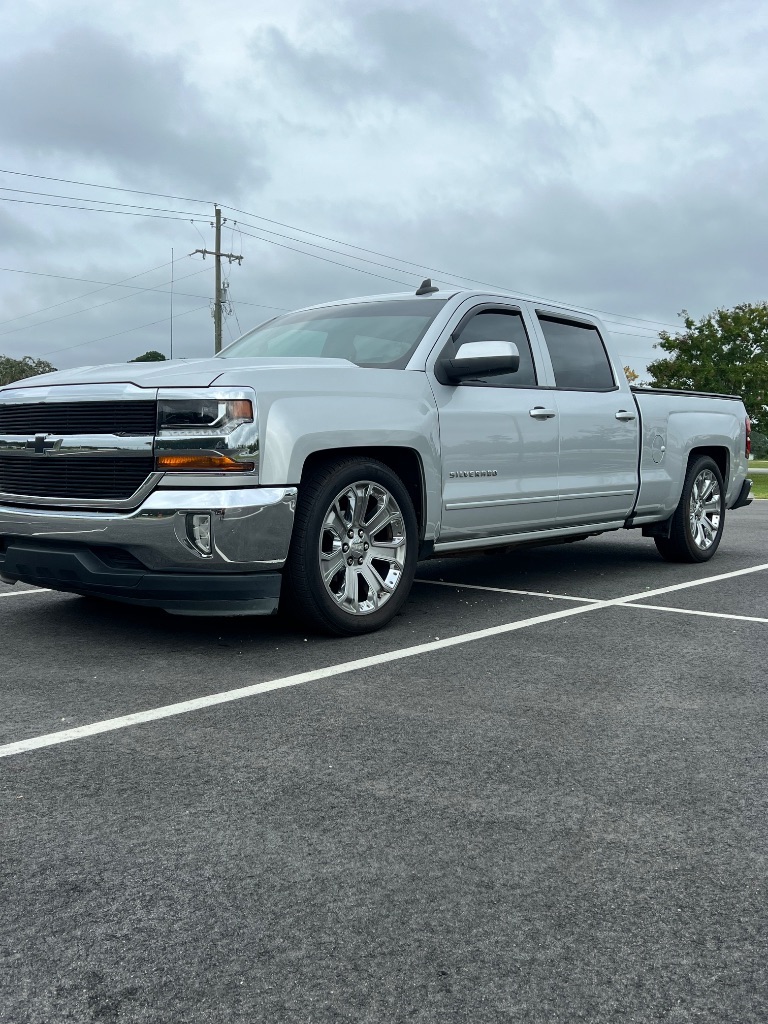 2017 Chevrolet Silverado 1500 - $15,999