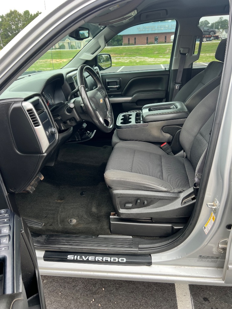 2017 Chevrolet Silverado 1500 - $15,999