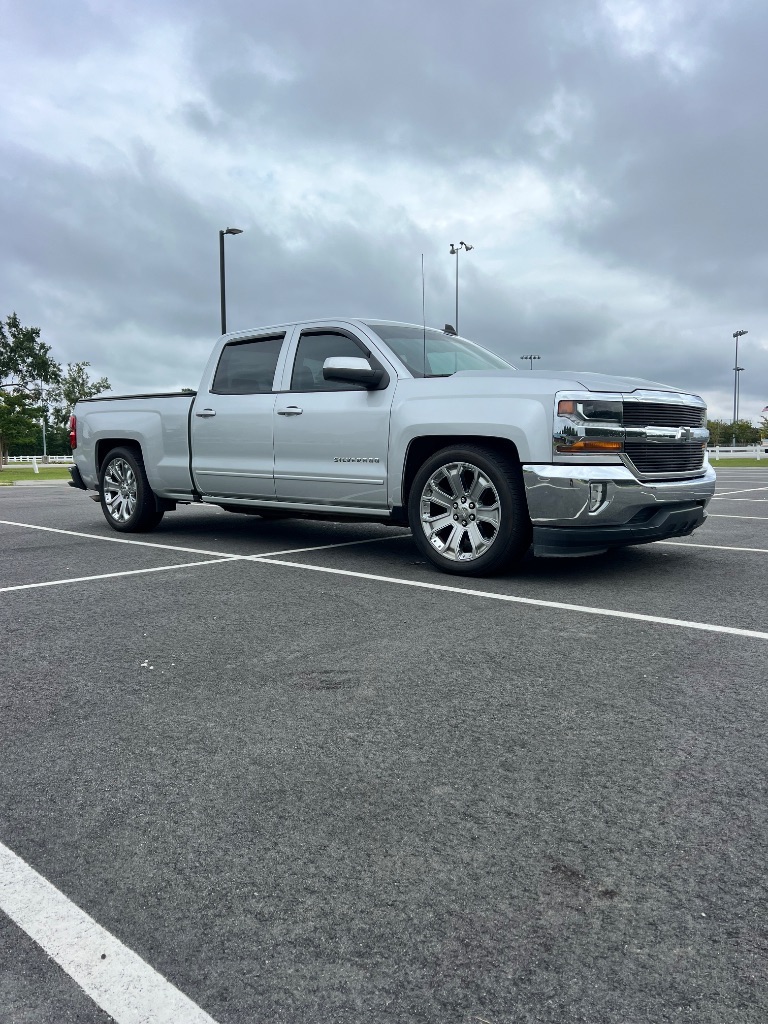 2017 Chevrolet Silverado 1500 - $15,999