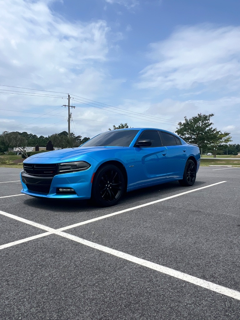 2018 Dodge Charger - $17,499