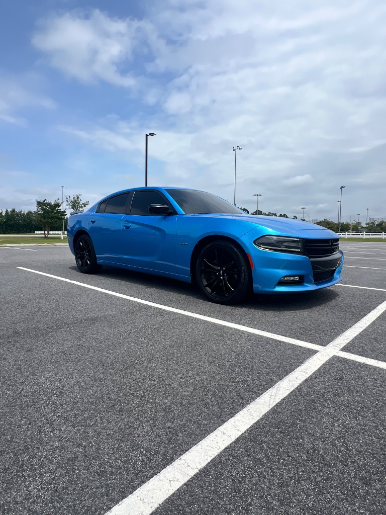 2018 Dodge Charger - $17,499