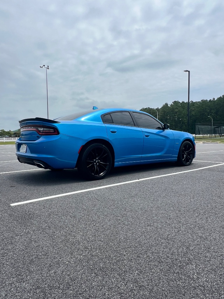 2018 Dodge Charger - $17,499