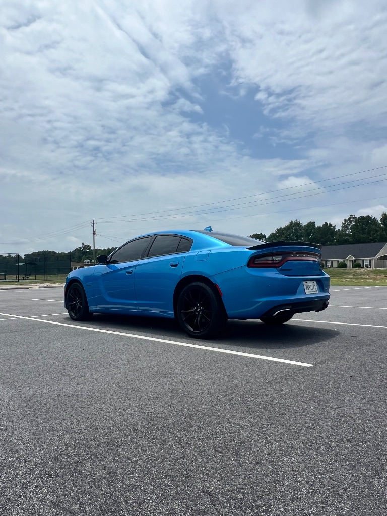 2018 Dodge Charger - $17,499