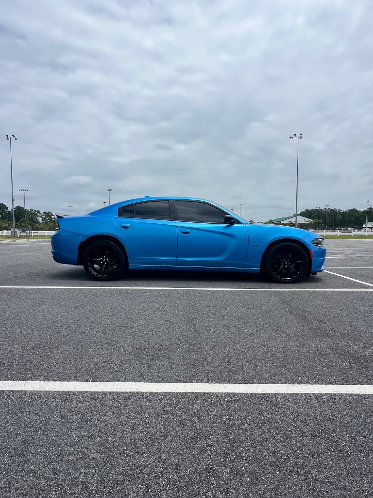 2018 Dodge Charger - $17,499