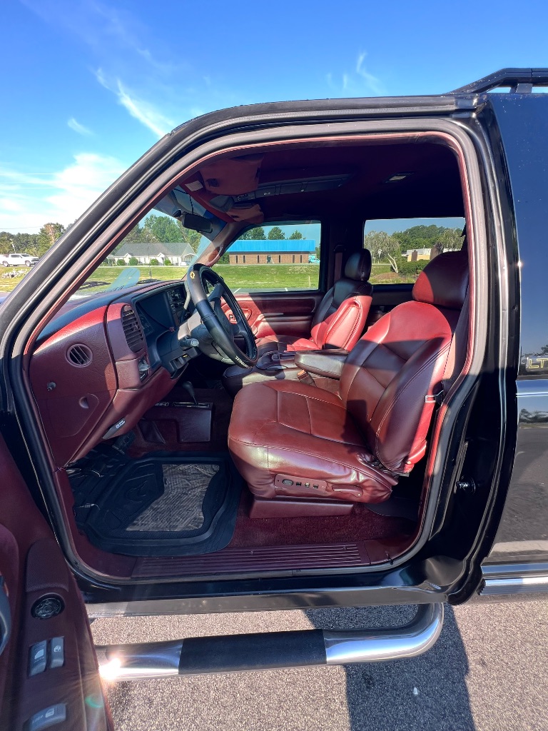 1995 Chevrolet Tahoe - $14,999
