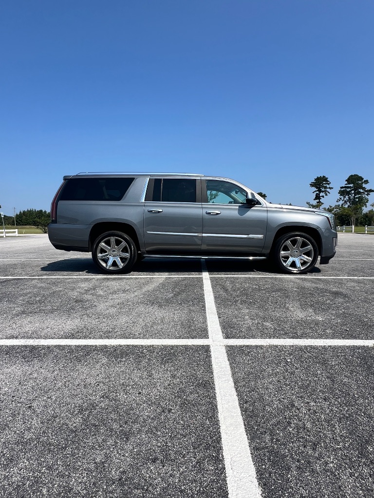 2020 Cadillac Escalade - $27,999