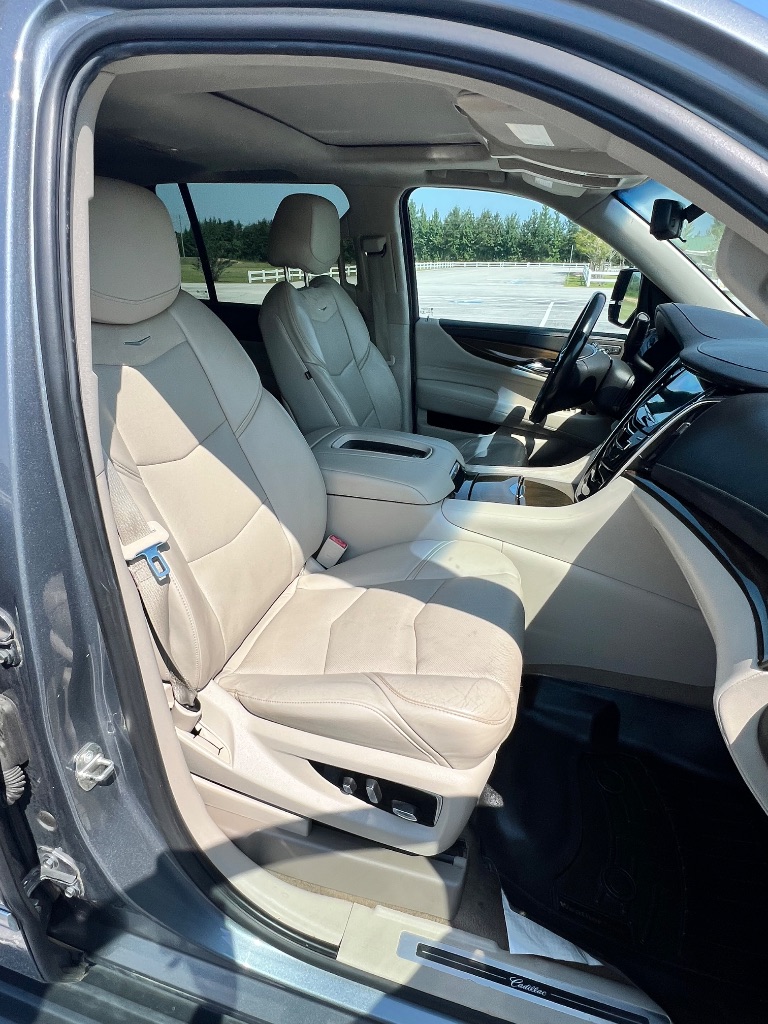 2020 Cadillac Escalade - $27,999