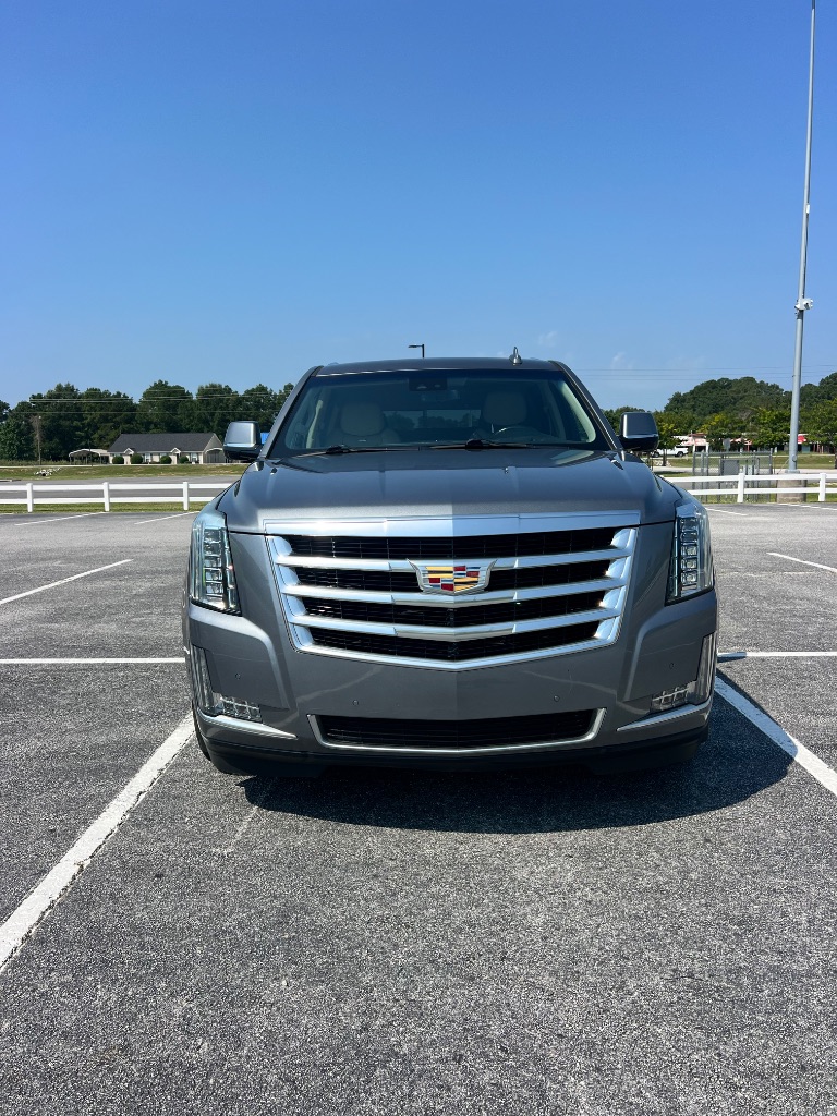 2020 Cadillac Escalade - $27,999