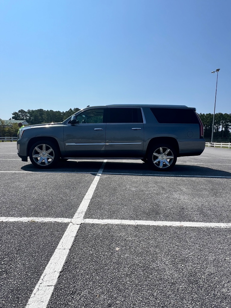 2020 Cadillac Escalade - $27,999