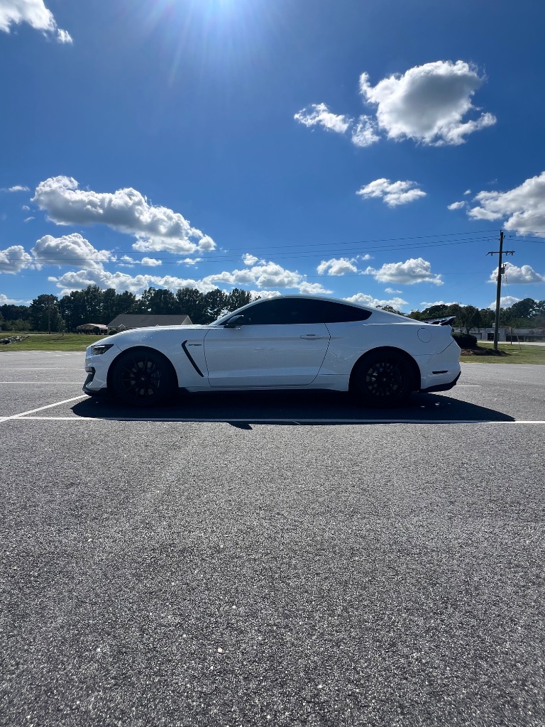 2016 Ford Mustang - $34,999