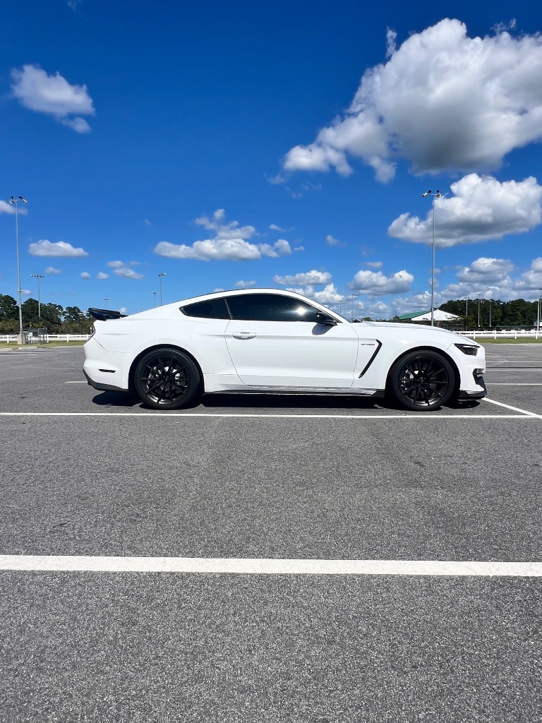 2016 Ford Mustang - $34,999