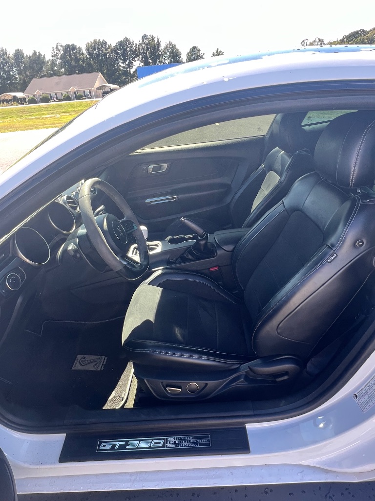 2016 Ford Mustang - $34,999