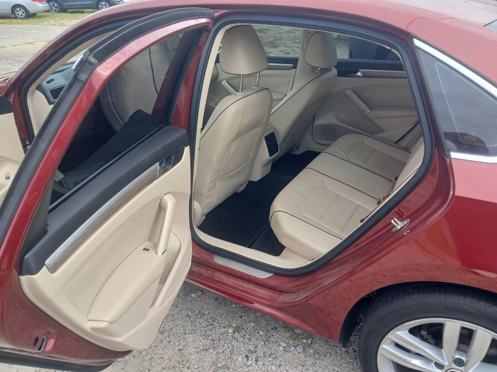 2018 Volkswagen Passat - $11,900