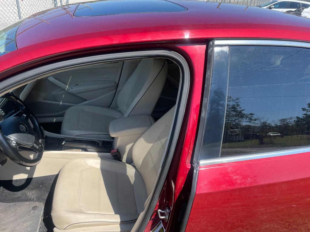 2018 Volkswagen Passat - $11,900